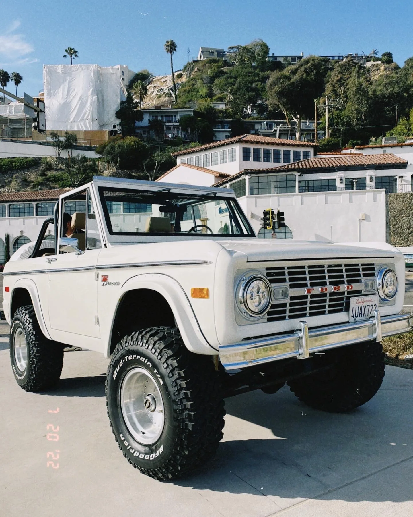 Great White — Wimbledon White Bronco side profile